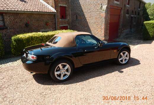 Mazda MX-5 Roadster Coupé 1.8i 16v Active