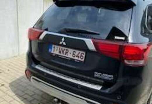 Mitsubishi Outlander 2.4 4WD Plug-In Hybrid Plus