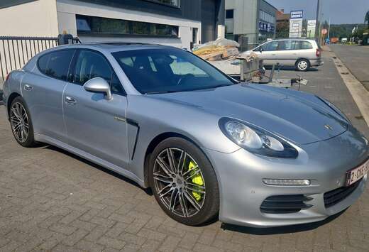 Porsche Panamera S E-Hybrid