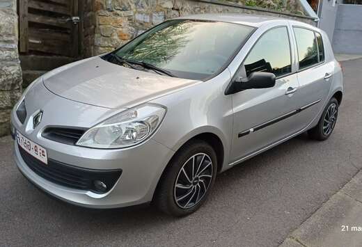 Renault Clio 1.2i 16v Community