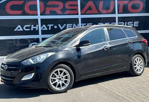 Hyundai i30 SW 1.6 CRDi Blackline NAVI CAM CLIM AUTO  ...