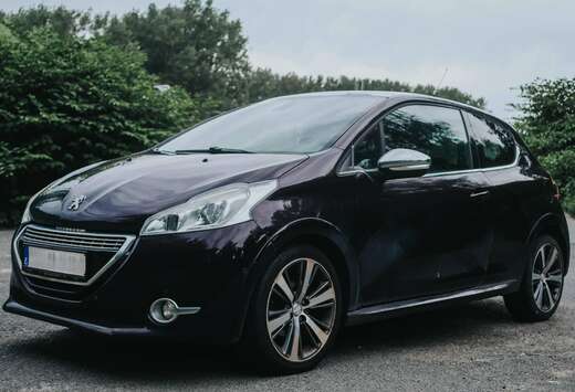 Peugeot 208 1.6i XY