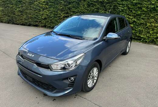 Kia Rio 1.2i / CARPLAY / / CAM /