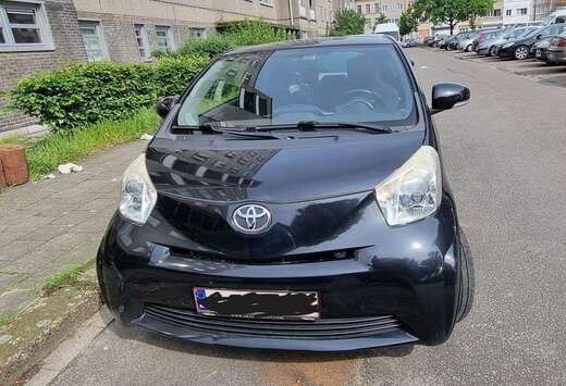 Toyota IQ 1.0