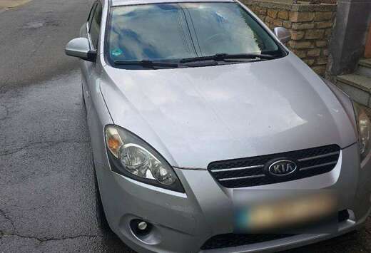 Kia Pro_Cee\'d 1.6 Turbo CRDi VGT LX