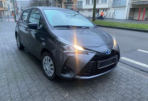 Toyota 1.5i VVT-i Hybrid Active E-CVT