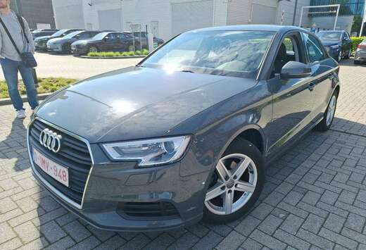 Audi A3*S*LINE*BERLINE*XENON/CARPASS*