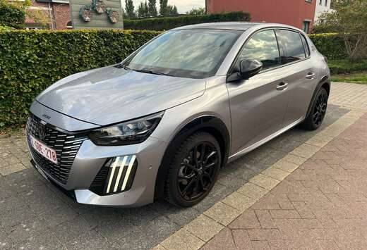 Peugeot GT line 1.2 i/6998 km/alcantara/panorama dak