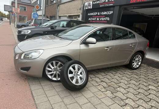 Volvo V60 2.0 D3 5Cylidre Summum Cuir Xenon Navigatio ...