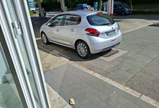 Peugeot 208 1.2 PureTech Signature S