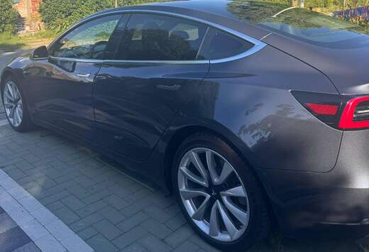 Tesla Model 3 75 kWh Long-Range