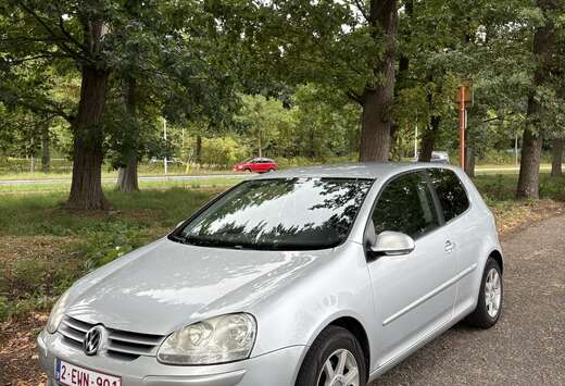 Volkswagen 1.6 FSI Tour