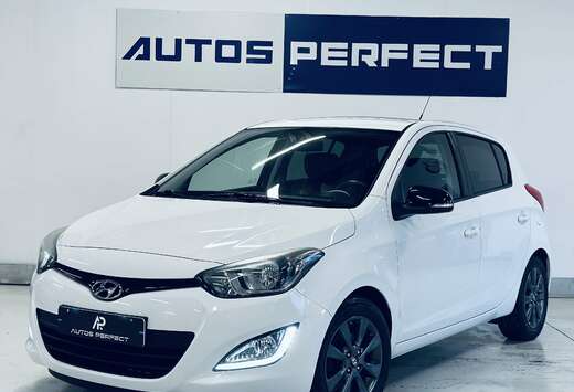 Hyundai 1.2i PDC CLIM RADIO ISOFIX BLUETOOTH AUX USB