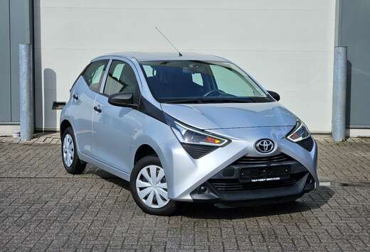 Toyota Aygo 1.0i VVT-i x-play
