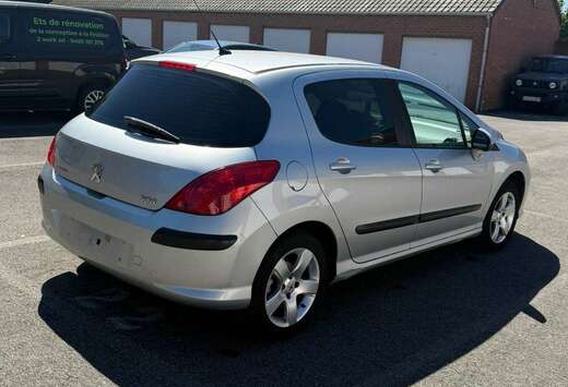 Peugeot 1.4i Confort Pack