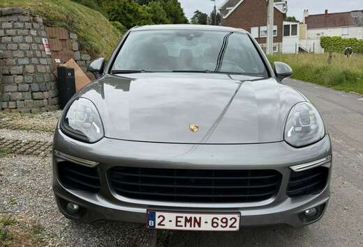 Porsche S Hybrid Tiptronic