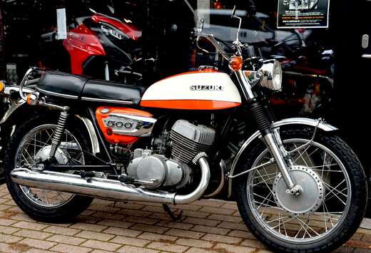 Suzuki ***MOTO VERTE***