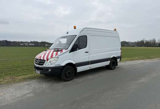 Mercedes-Benz 519 3.0 CDI V6