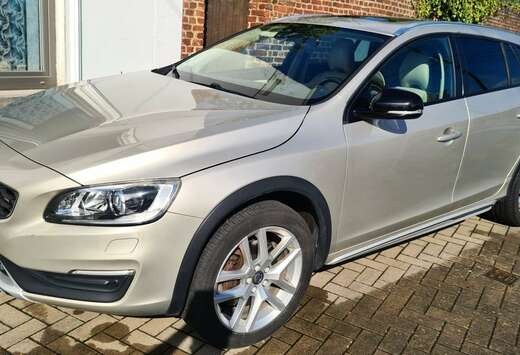 Volvo V60 Cross Country 2.0 D3