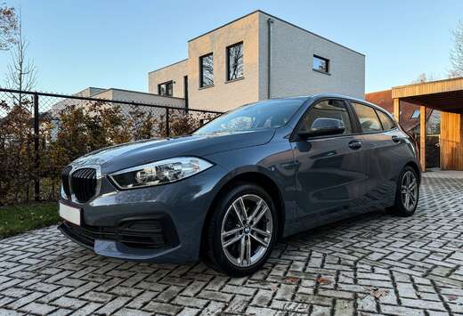 BMW 118i (benzine)  CarPlay  zetelverwarming  M-vel