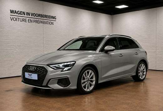 Audi 40 TFSIe*PHEV*S-TRONC*CARPLAY*CAMERA*LED*