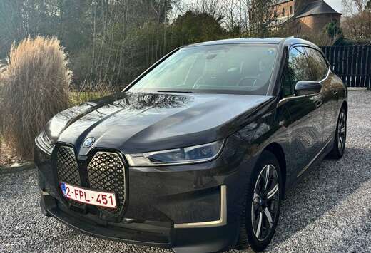 BMW iX 76.6 kWh xDrive40