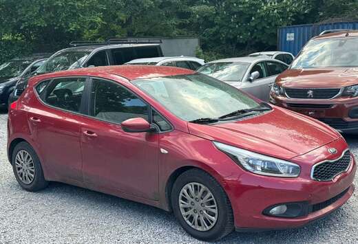 Kia Cee\'d 1.4 CRDi ( Bruit Moteur )