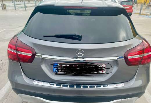 Mercedes-Benz GLA 200 d