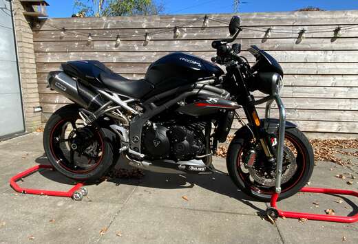 Triumph 1050 RS (ARROW)