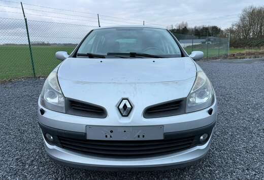 Renault Clio 1.6i 16v Privilège