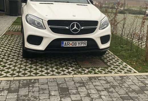 Mercedes-Benz d Coupe 4Matic 9G-TRONIC Exclusive