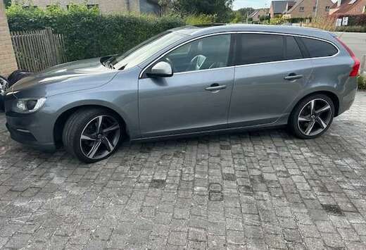 Volvo V60 D4 Geartronic Momentum R-Design