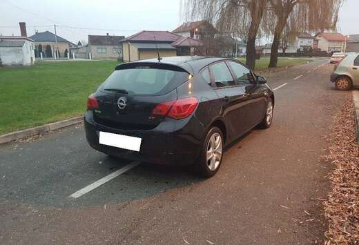 Opel 1.7 CDTi ECOTEC Cosmo DPF