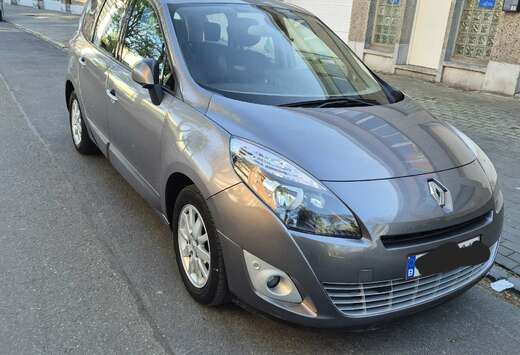 Renault Scénic 1.6i 16v Family 5pl.