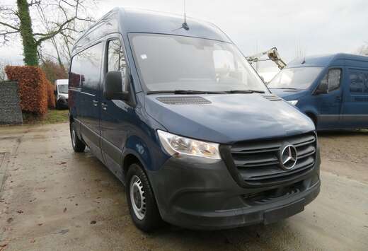 Mercedes-Benz 311CDi - FWD - A2H2