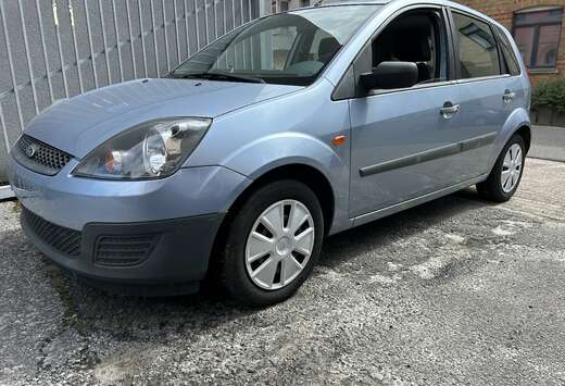 Ford Fiesta 1.3i Ambiente 12 MOIS DE GARANTIE