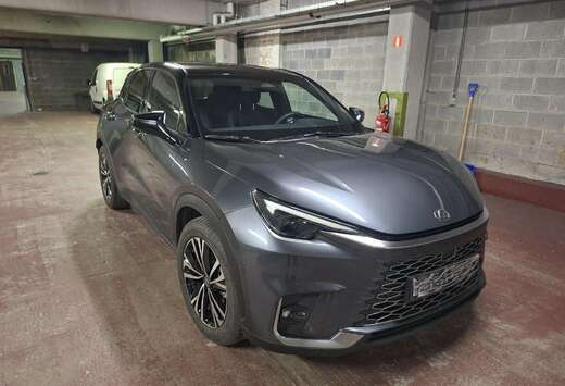 Lexus LBX 1.5i FWD Cool