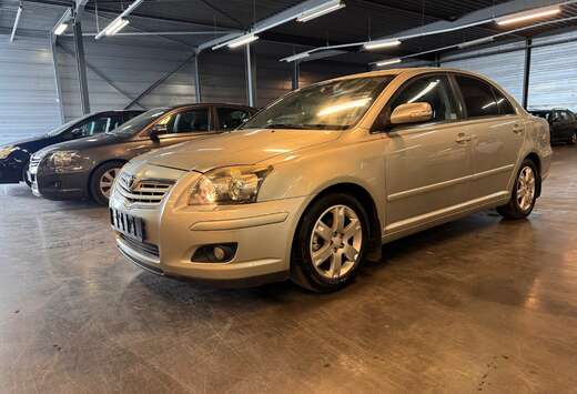 Toyota Avensis 1.8i VVT-i 16v Linea Luna