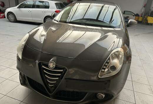 Alfa Romeo Giulietta 1.6 JTDm cuir navi airco