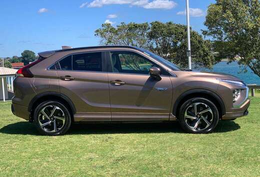 Mitsubishi PHEV 2.4  Blackline Edition 4 WD