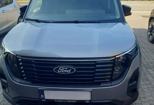 Ford Tourneo Courier 1.0 EcoBoost Titanium