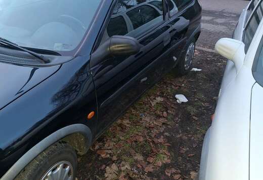 Opel 1.0i XE 12v Young