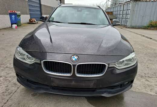BMW 318i Touring Aut. Sport Line