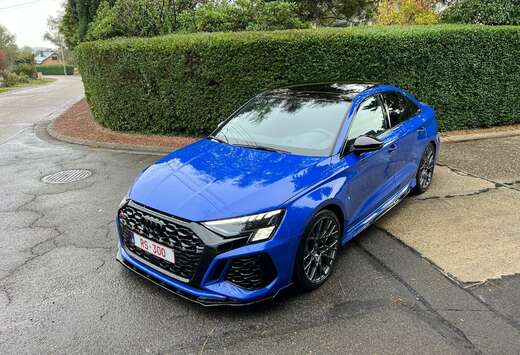 Audi RS3 SEDAN PERFORMANCE 1/300