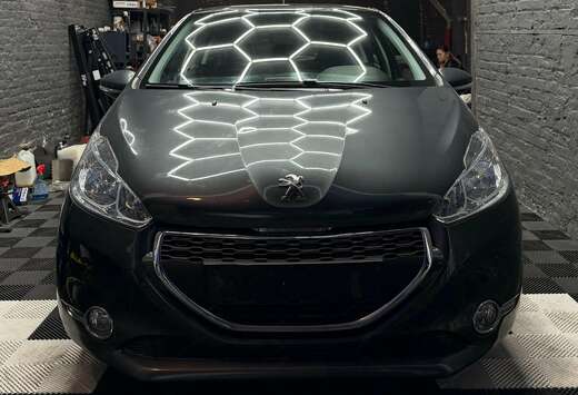 Peugeot 208 1.2i Active