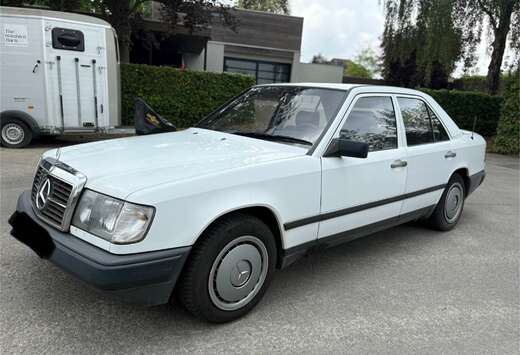 Mercedes-Benz d - 1985 - BLANCO GEKEURD