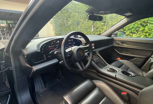 Porsche Taycan 4 Cross Turismo