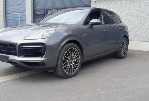 Porsche 3.0i V6 E-Hybrid PHEV Tiptronic S