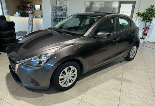 Mazda 5DR HATCH 1.5L SKYACTIV-G 75 hp Skydrive 5MT