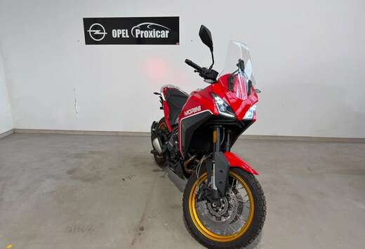 650 Red Passion Gold Wheel **Moto Démo**